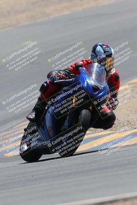 media/Apr-09-2023-SoCal Trackdays (Sun) [[333f347954]]/Turn 10 (115pm)/